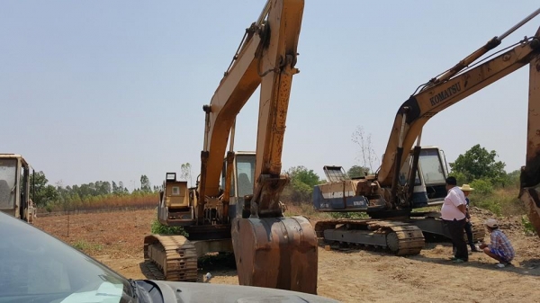 ขายรถขุดแบ็คโค pc200 2คัน 210 1คัน ตามสภาพ เล่มทะเบียนครบ ทุกคัน ขายรถขุดแบ็คโค pc200 2คัน 210 1คัน ตามสภาพ เล่มทะเบียนครบ ทุกคัน