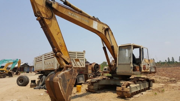 ขายรถขุดแบ็คโค pc200 2คัน 210 1คัน ตามสภาพ เล่มทะเบียนครบ ทุกคัน ขายรถขุดแบ็คโค pc200 2คัน 210 1คัน ตามสภาพ เล่มทะเบียนครบ ทุกคัน