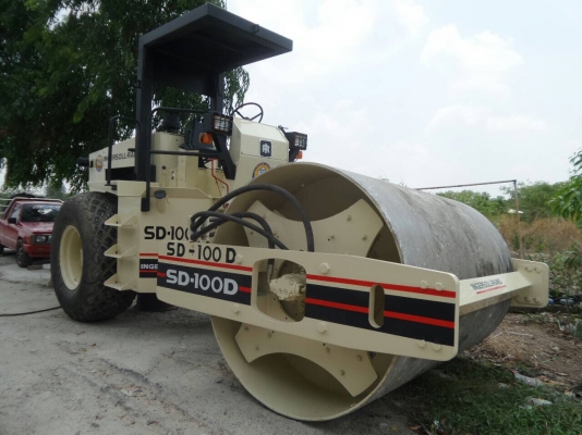 รถบดล้อยาง เอสดี100ดี