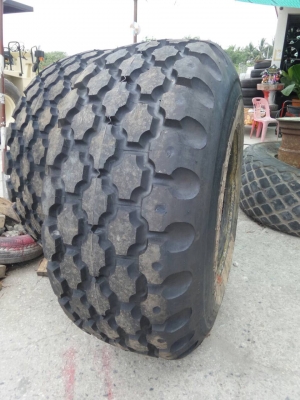 รถบดล้อยาง เอสดี100ดี