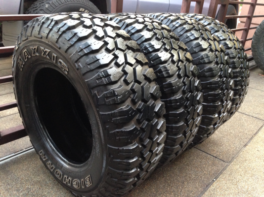 ยาง Mud Maxxis 235 75 15 ปลายปี13 ดอกเต็ม ราคาไม่แพง