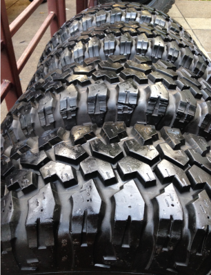 ยาง Mud Maxxis 235 75 15 ปลายปี13 ดอกเต็ม ราคาไม่แพง