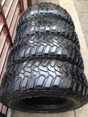 ยาง Mud Deestone 285 75 16 สิ้นปี11 ดอกเยอะ พร้อมใช้งาน ราคาไม่แพง