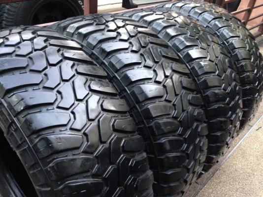 ยาง Mud Deestone 285 75 16 สิ้นปี11 ดอกเยอะ พร้อมใช้งาน ราคาไม่แพง