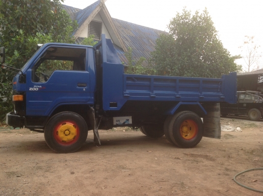 Toyota Dyna 200 ดัมพ์ 3 คิว