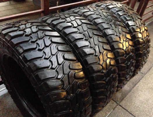 ยาง Mud Deestone 265 70 17 กลางปี11 ดอกเยอะ พร้อมใช้งาน ราคาไม่แพง