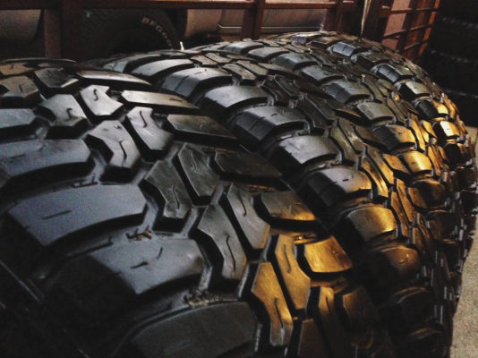 ยาง Mud Deestone 265 70 17 กลางปี11 ดอกเยอะ พร้อมใช้งาน ราคาไม่แพง