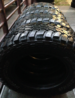 ยาง Mud Deestone 265 70 17 กลางปี11 ดอกเยอะ พร้อมใช้งาน ราคาไม่แพง