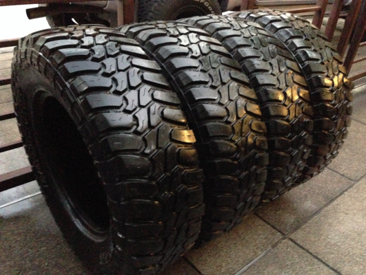 ยาง Mud Deestone 265 70 17 กลางปี11 ดอกเยอะ พร้อมใช้งาน ราคาไม่แพง