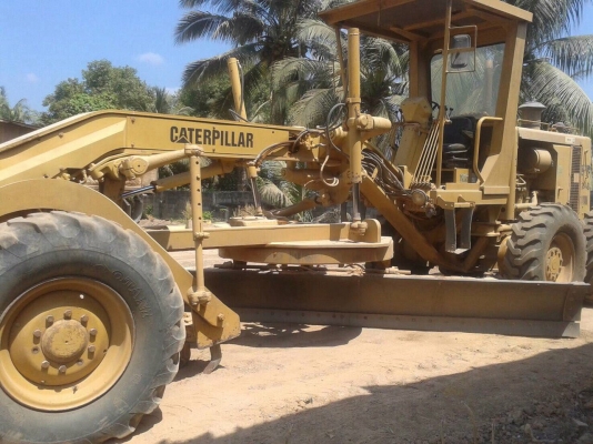 ขายรถเกรด CATERPILLAR 140G 5MD สภาพสวย สนใจโทร 081-970-1072
