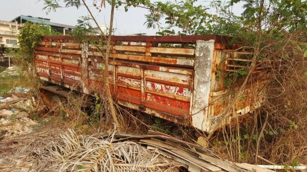 ขายตามสภาพ หางเซมิดั้ม 2 เพลา ยาว 7 เมตร เอกสารเล่มทะเบียนครบพร้อมชุดโอน ราคาต่อรองได้