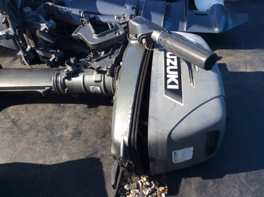 เรือเนียม10ฟุต+เครื่อง5แรง+มอเตอรไกด์ เรือเนียม10ฟุต+เครื่อง5แรง+มอเตอรไกด์