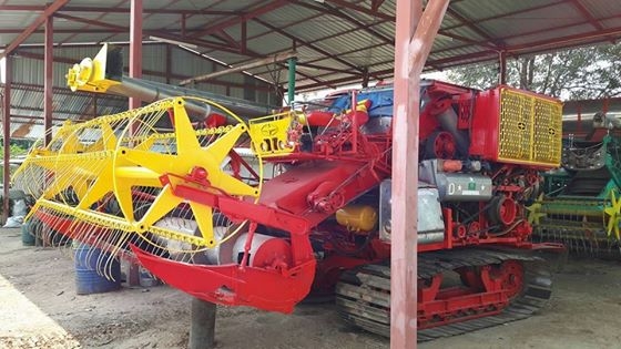 ขายรถเกี่ยวข้าวศักดิ์พัฒนา เครื่องhino jo8c 250เทอร์โบว์ ช่วงล่างดี ระบบอุ้มปรับระดับ พร้อมลงงาน ขายรถเกี่ยวข้าวศักดิ์พัฒนา เครื่องhino jo8c 250เทอร์โบว์ ช่วงล่างดี ระบบอุ้มปรับระดับ พร้อมลงงาน