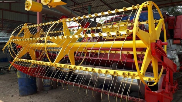 ขายรถเกี่ยวข้าวศักดิ์พัฒนา เครื่องhino jo8c 250เทอร์โบว์ ช่วงล่างดี ระบบอุ้มปรับระดับ พร้อมลงงาน ขายรถเกี่ยวข้าวศักดิ์พัฒนา เครื่องhino jo8c 250เทอร์โบว์ ช่วงล่างดี ระบบอุ้มปรับระดับ พร้อมลงงาน