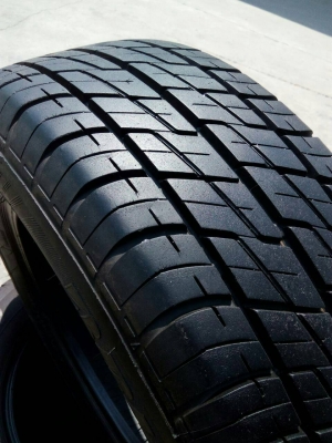 215/65R15 BRIDGESTONE LEO 627 สวยครับ ชุด 4 เส้น tel.081-427-3941 ไอดีไลน์  0814273941