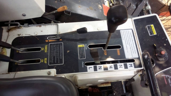 รถเกี่ยวข้าวรถอุ้มDc70 G ปี56 สภาพดี พร้อมใ้ช้งาน รถเกี่ยวข้าวรถอุ้มDc70 G ปี56 สภาพดี พร้อมใ้ช้งาน