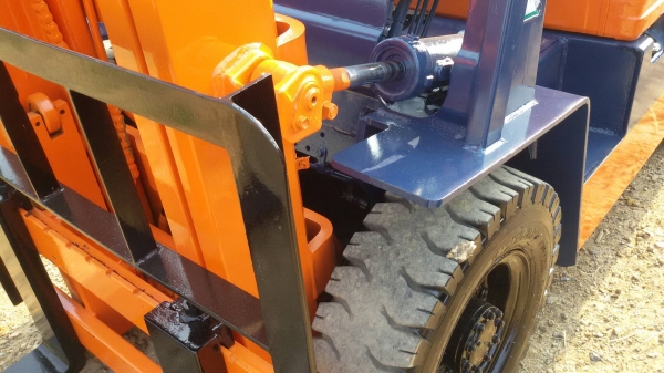 ขายรถยก TOYOTA 5FG20 เครื่องเบนซิน 5k เสาสูง 3 เมตร ยกได้ 2 ตัน เกียร์ธรรมดา สนใจติดต่อ 089-7949488