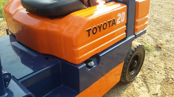 ขายรถยก TOYOTA 5FG20 เครื่องเบนซิน 5k เสาสูง 3 เมตร ยกได้ 2 ตัน เกียร์ธรรมดา สนใจติดต่อ 089-7949488