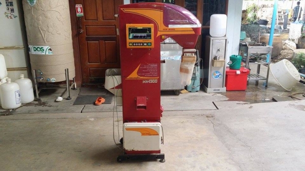 เครื่องชั่งพร้อมคัดแยกเมล็ด  YANMAR  รุ่น KR1300 เก่าญี่ปุ่น สภาพสวย เครื่องพร้อมใช้งาน