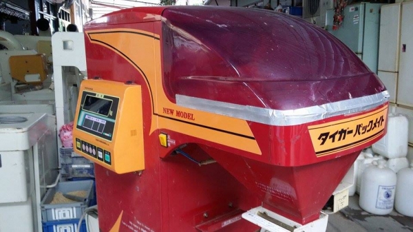 เครื่องชั่งพร้อมคัดแยกเมล็ด  YANMAR  รุ่น KR1300 เก่าญี่ปุ่น สภาพสวย เครื่องพร้อมใช้งาน