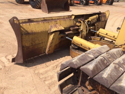 ขายรถดันดิน CAT D4H ทำงาน 9XX ชม. สภาพสวยพร้อมใช้ นำเข้าจากญี่ปุ่น มีVDOการทำงานครับ ขายรถดันดิน CAT D4H ทำงาน 9XX ชม. สภาพสวยพร้อมใช้ นำเข้าจากญี่ปุ่น มีVDOการทำงานครับ