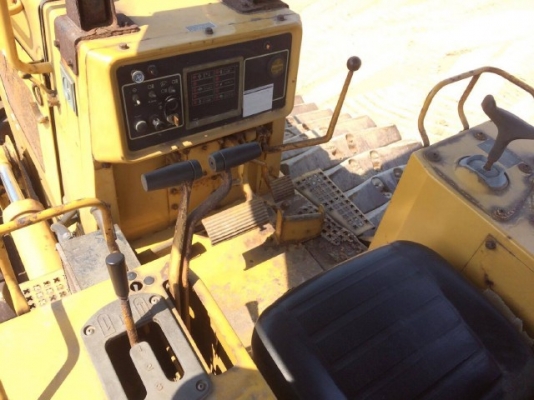 ขายรถดันดิน CAT D4H ทำงาน 9XX ชม. สภาพสวยพร้อมใช้ นำเข้าจากญี่ปุ่น มีVDOการทำงานครับ ขายรถดันดิน CAT D4H ทำงาน 9XX ชม. สภาพสวยพร้อมใช้ นำเข้าจากญี่ปุ่น มีVDOการทำงานครับ