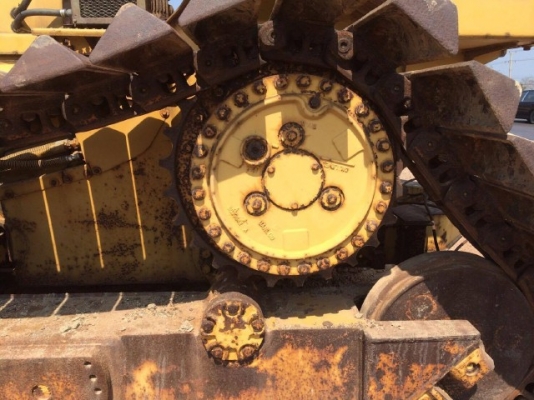 ขายรถดันดิน CAT D4H ทำงาน 9XX ชม. สภาพสวยพร้อมใช้ นำเข้าจากญี่ปุ่น มีVDOการทำงานครับ ขายรถดันดิน CAT D4H ทำงาน 9XX ชม. สภาพสวยพร้อมใช้ นำเข้าจากญี่ปุ่น มีVDOการทำงานครับ