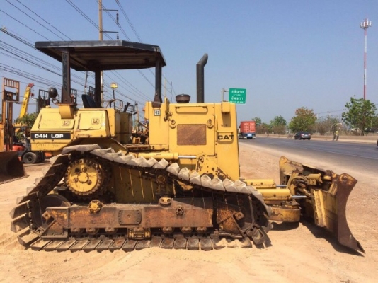 ขายรถดันดิน CAT D4H ทำงาน 9XX ชม. สภาพสวยพร้อมใช้ นำเข้าจากญี่ปุ่น มีVDOการทำงานครับ ขายรถดันดิน CAT D4H ทำงาน 9XX ชม. สภาพสวยพร้อมใช้ นำเข้าจากญี่ปุ่น มีVDOการทำงานครับ