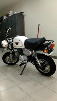 ขายกอลิล่าสีขาว 125cc