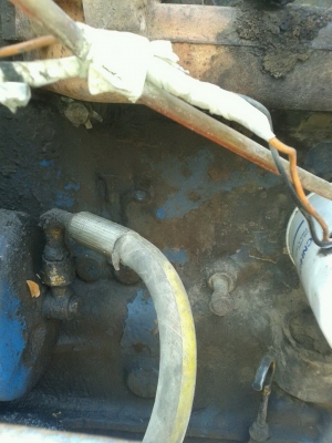 ขายรถคีบอ้อยฟอร์ด T5 คีบหลัง เสื้อและอุปกรณ์อย่างอื่นยังอยู่ครบ สภาพพร้อมลุย เครื่องดี เกียร์ดี เอกสารสัญญาซื้อขาย