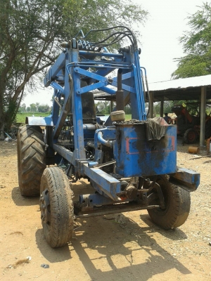 ขายรถคีบอ้อยฟอร์ด T5 คีบหลัง เสื้อและอุปกรณ์อย่างอื่นยังอยู่ครบ สภาพพร้อมลุย เครื่องดี เกียร์ดี เอกสารสัญญาซื้อขาย