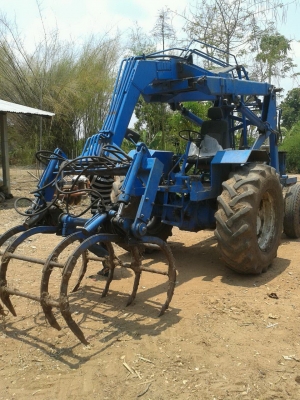 ขายรถคีบอ้อยฟอร์ด T5 คีบหลัง เสื้อและอุปกรณ์อย่างอื่นยังอยู่ครบ สภาพพร้อมลุย เครื่องดี เกียร์ดี เอกสารสัญญาซื้อขาย