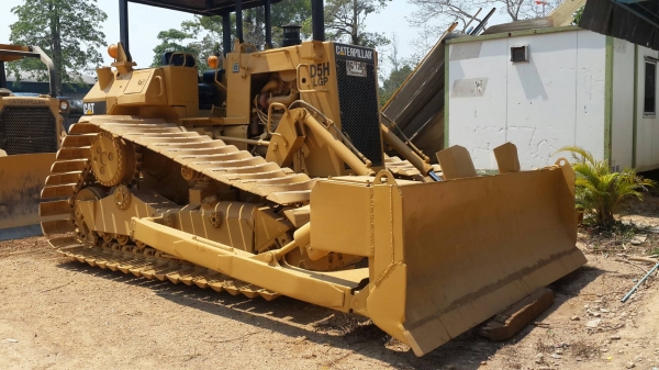 ขายรถแทรคเตอร์ CAT D5H ตีนเป็ด เอกสารเล่มทะเบียน ราคา 950000