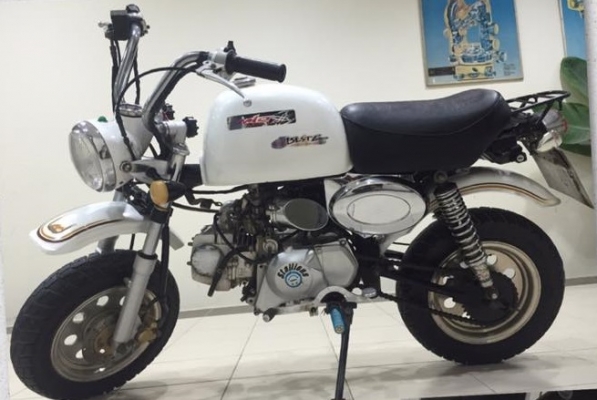 ขายกอลิล่าสีครีม 125cc