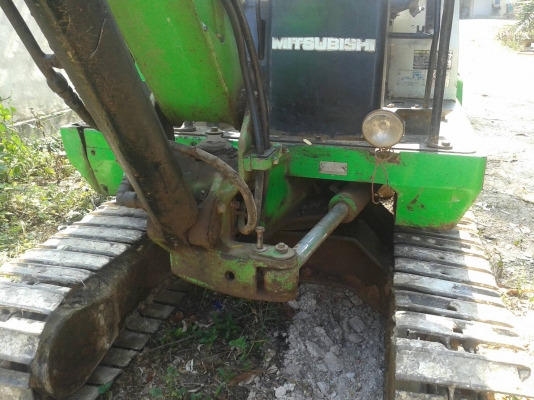 ขายรถแบคโฮ MITSUBICHI 30 ราคา 160000 ขายรถแบคโฮ MITSUBICHI 30 ราคา 160000