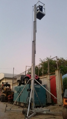 ขาย - กระเช้า แมนลิฟต์ GENIC 330LBS แบบเข็น อะลูมิเนียม สูง 12 เมตร ขากางออก ถอดเก็บได้ใช้ไฟฟ้า 100/200V