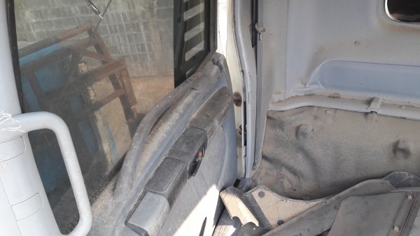 โครงหัวเก๋ง Hino 9J สภาพดี อุปกรณํไม่ครบ ขายตามสภาพ