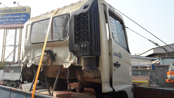 โครงหัวเก๋ง Hino 9J สภาพดี อุปกรณํไม่ครบ ขายตามสภาพ