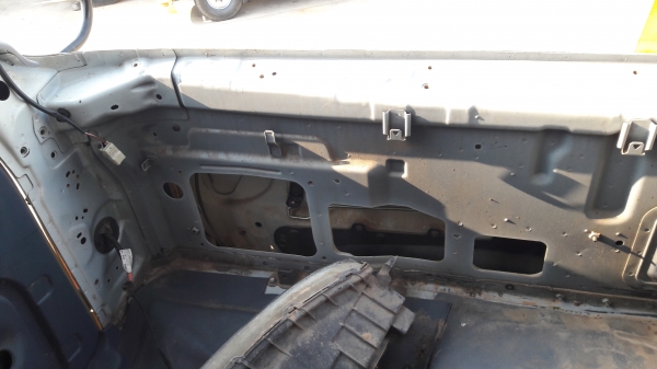 โครงหัวเก๋ง Hino 9J สภาพดี อุปกรณํไม่ครบ ขายตามสภาพ