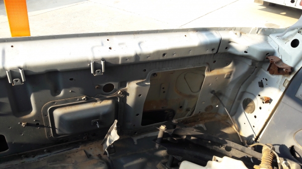 โครงหัวเก๋ง Hino 9J สภาพดี อุปกรณํไม่ครบ ขายตามสภาพ