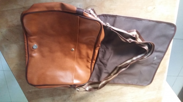 กระเป๋าหนัง