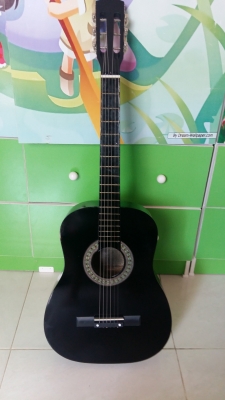 กีต้าร์อะคูสติคขนาด 39 นิ้ว : สีดำ
