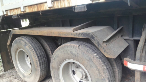 ขายหางพ่วงดัมพ์สามมิตร 3 เพลาแท้ปี 2555 จดทะเบียนปี 2557 ราคา 600000 ขายหางพ่วงดัมพ์สามมิตร 3 เพลาแท้ปี 2555 จดทะเบียนปี 2557 ราคา 600000