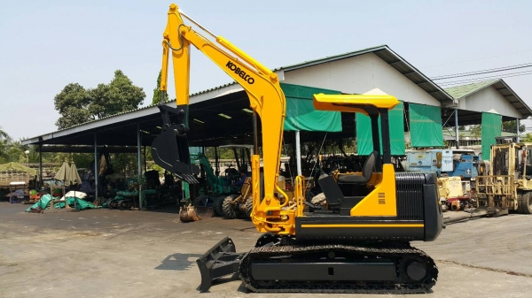 ขาย รถขุด KOBELCO รุ่น SK042 มือสองญี่ปุ่น แทรกเหล็ก สลักแน่น ปั้มนิ้ว คอนโทรลสั้น ขนาด เทียบเท่า PC45 ทำงานไว มือถือ/LINE ID : 0818753444