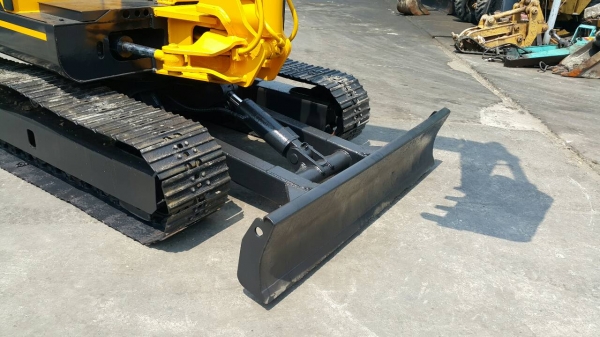 ขาย รถขุด KOBELCO รุ่น SK042 มือสองญี่ปุ่น แทรกเหล็ก สลักแน่น ปั้มนิ้ว คอนโทรลสั้น ขนาด เทียบเท่า PC45 ทำงานไว มือถือ/LINE ID : 0818753444