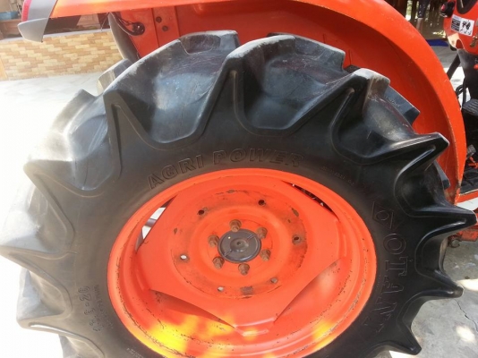 ูโบต้า L4708 4 WD ใบมีดตราช้าง ทำงาน 813 ชั่วโมง เล่มทะเบียนพร้อม จด ต.ค.2556