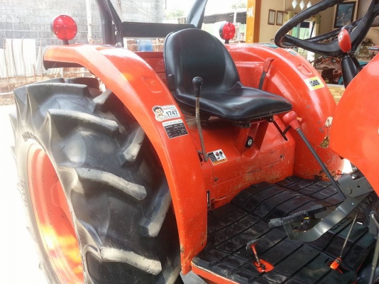 ูโบต้า L4708 4 WD ใบมีดตราช้าง ทำงาน 813 ชั่วโมง เล่มทะเบียนพร้อม จด ต.ค.2556