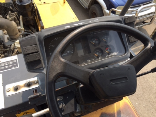 รถบด 9 ล้อยาง Komatsu JW200 รุ่นใหม่ สภาพสวย พร้อมใใช้งาน ชม.การทำงาน 3000 ชม.