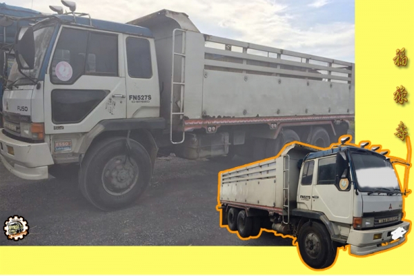 สวัสดีดีปีใหม่ไทย ขอให้ ทุกๆท่าน มีความสุข สมหวังทุกประการ และขอให้เดินทางปลอดภัย ตลอด เทศกาลสงกรานต์นี้ ด้วย เทอญ