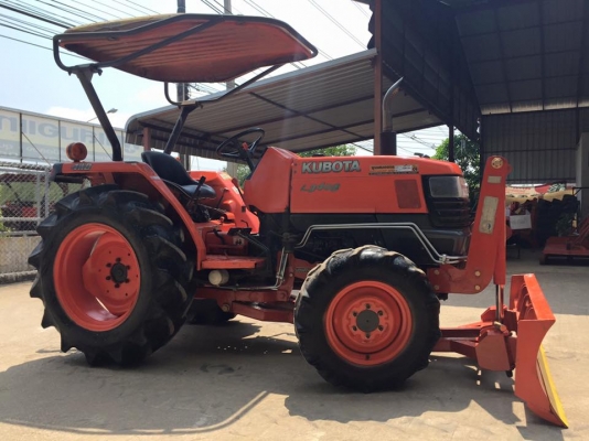 ขายรถไถKubota L3408 (4WD) พร้อมใบมีดหน้า และผานพรวน รถพร้อมใช้งาน